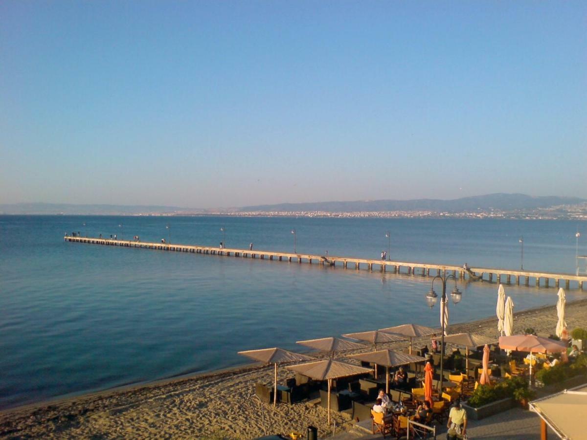 Appartamento Aegean Studio By The Sea Peraía Esterno foto