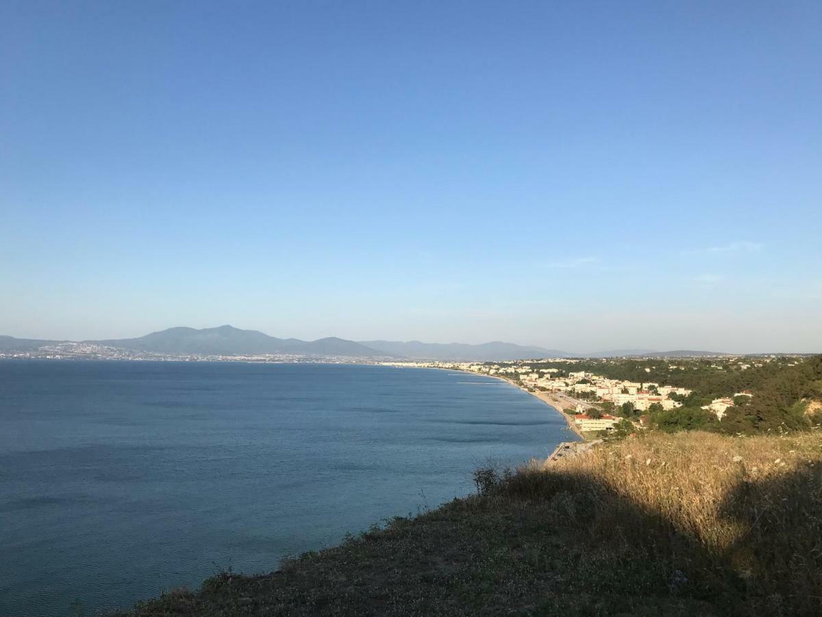Appartamento Aegean Studio By The Sea Peraía Esterno foto