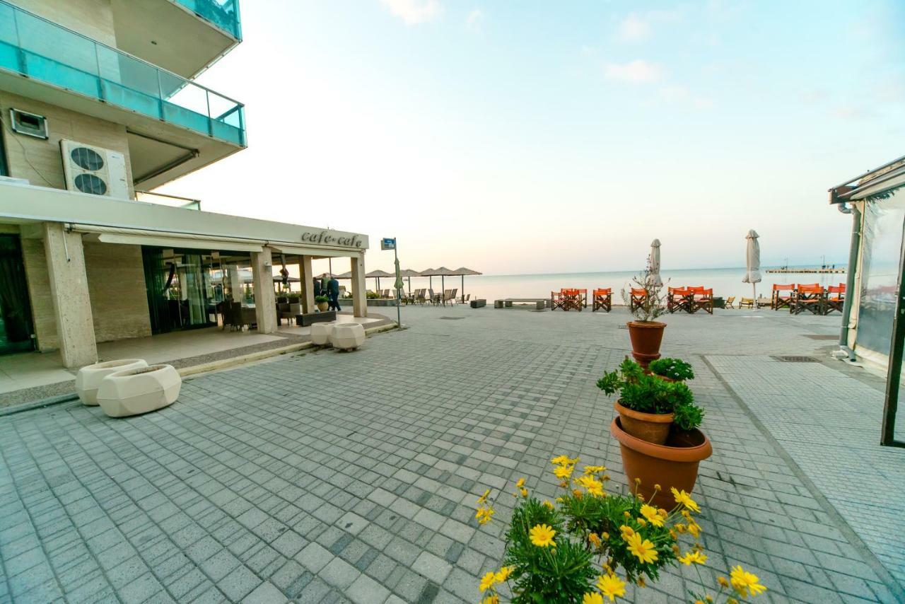 Appartamento Aegean Studio By The Sea Peraía Esterno foto